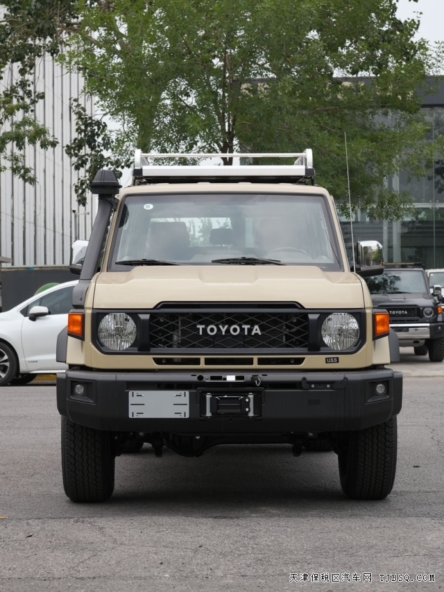 24款丰田LC76汽油自动挡4.0L港口现车自家车源批发