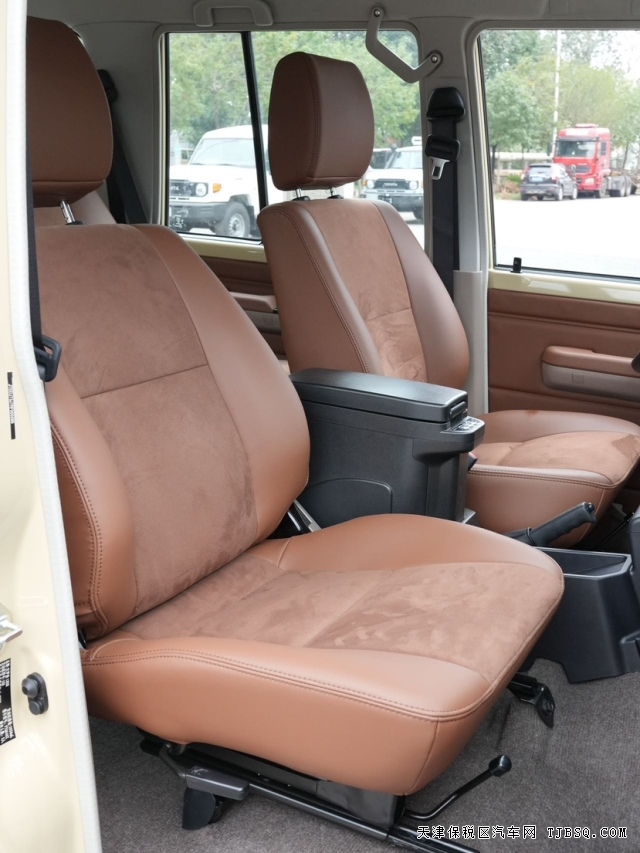 24款丰田LC76汽油自动挡4.0L港口现车自家车源批发