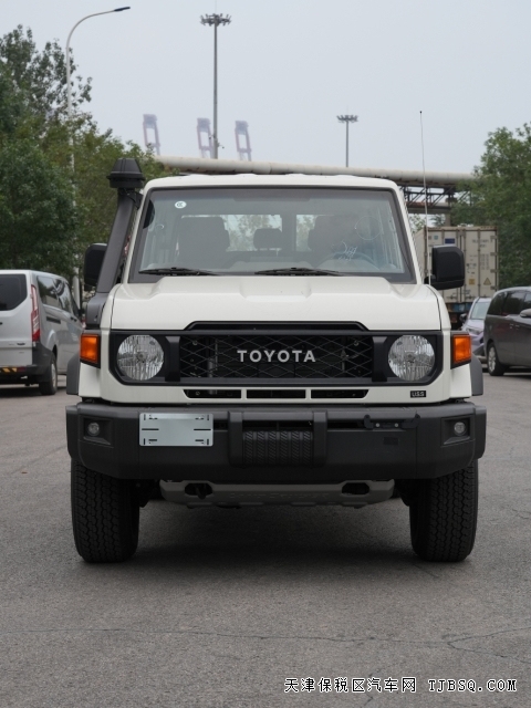 2024款丰田LC76汽油4.0L自动挡最皮实的1GR发动机港口现车