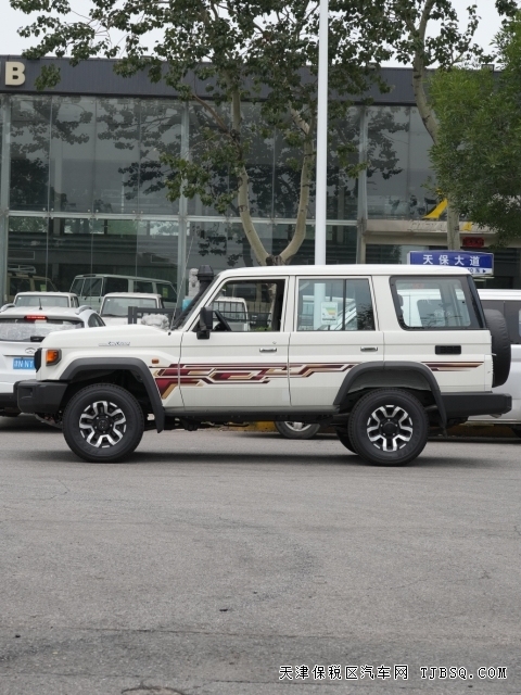 2024款丰田LC76汽油4.0L自动挡最皮实的1GR发动机港口现车