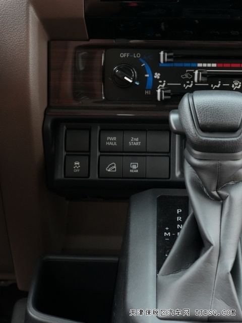 2024款丰田LC76汽油4.0L自动挡最皮实的1GR发动机港口现车