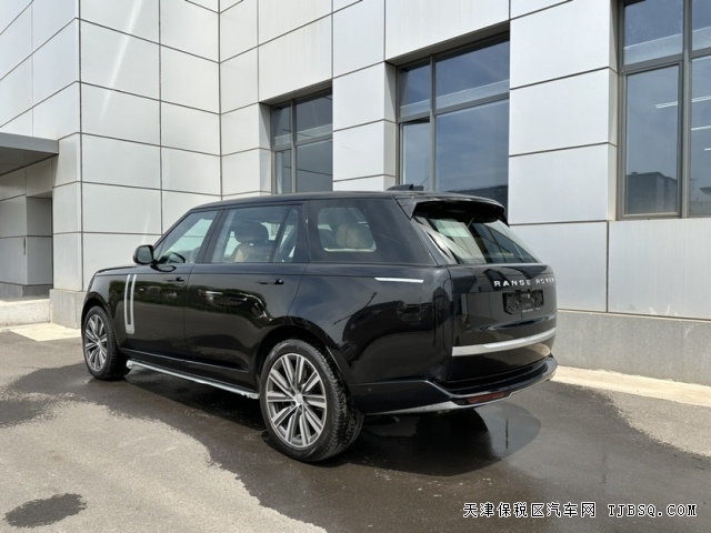 24款路虎揽胜创世加长4.4T V8顶级奢华SUV