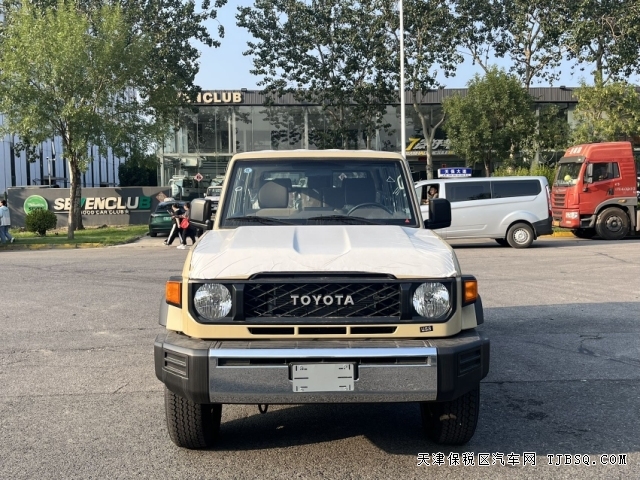 24款酷路泽LC76自动挡汽油4.0L自定车源港口售价88万起