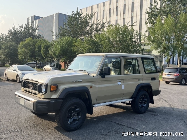 24款酷路泽LC76自动挡汽油4.0L自定车源港口售价88万起