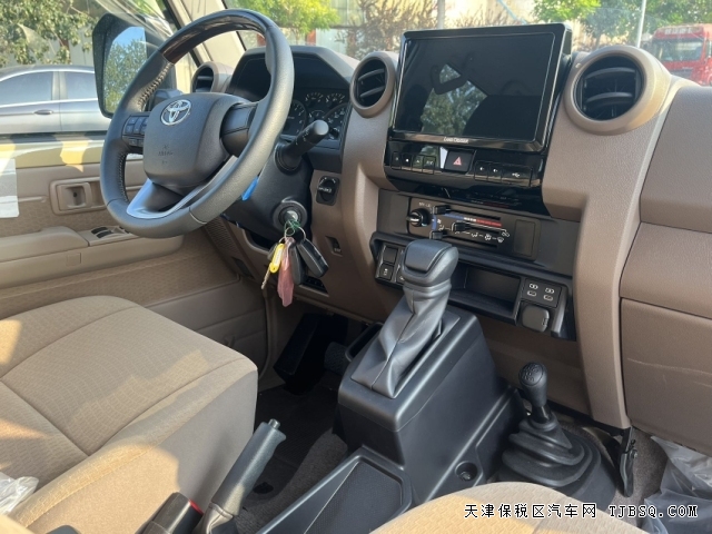 24款酷路泽LC76自动挡汽油4.0L自定车源港口售价88万起