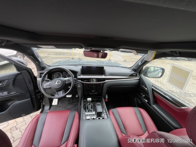 一代经典雷克萨斯LX570中东版限量S最具气场的硬派越野车