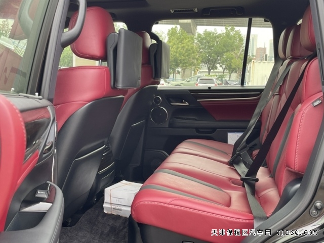 一代经典雷克萨斯LX570中东版限量S最具气场的硬派越野车