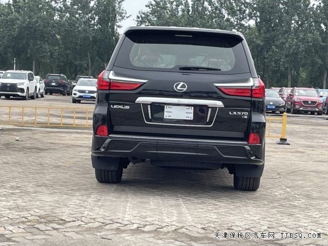 一代经典雷克萨斯LX570中东版限量S最具气场的硬派越野车