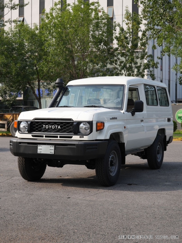 24款自动挡丰田LC78双油箱4.0L最适合长途穿越的硬派越野车