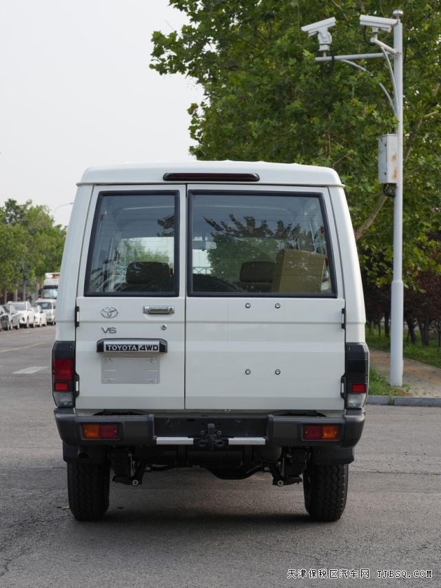 24款自动挡丰田LC78双油箱4.0L最适合长途穿越的硬派越野车