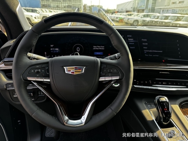 集安全舒适性于一体的24款凯迪拉克凯雷德6.2L豪华SUV港口现车