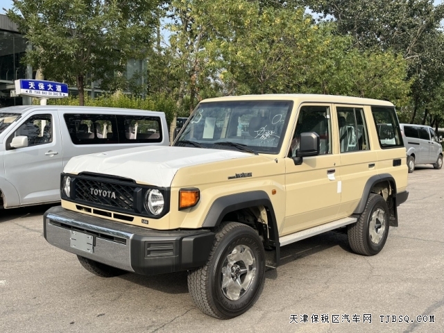 中东版24酷路泽LC76汽油自动挡4.0L丰田专业工具车