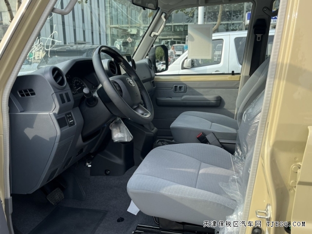 中东版24酷路泽LC76汽油自动挡4.0L丰田专业工具车
