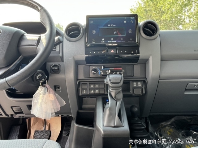 中东版24款酷路泽LC76汽油自动挡两把锁本家批发价售全国