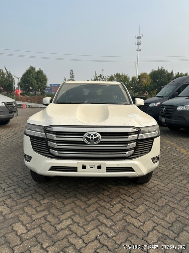 24款中东版酷路泽LC300 4.0L两把锁GXR港口行情暴跌