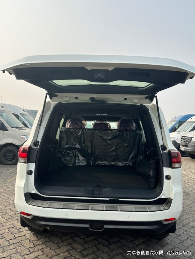 24款中东版酷路泽LC300 4.0L两把锁GXR港口行情暴跌