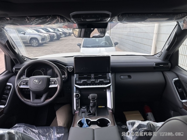 24款丰田酷路泽LC300GXR科威特满配3.5TT港口最优质车型