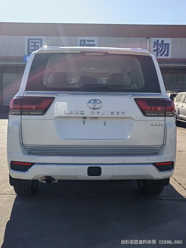 中东版LC300丰田酷路泽4.0L自然吸气VXR顶配都选配了哪些