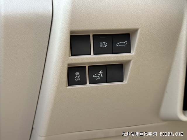 中东版酷路泽LC300 VXR三把锁百万级别最实用配置车型