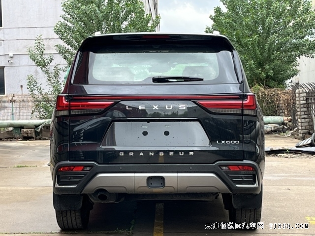 中东版大油箱雷克萨斯LX600四座VIP港口最新配置行情