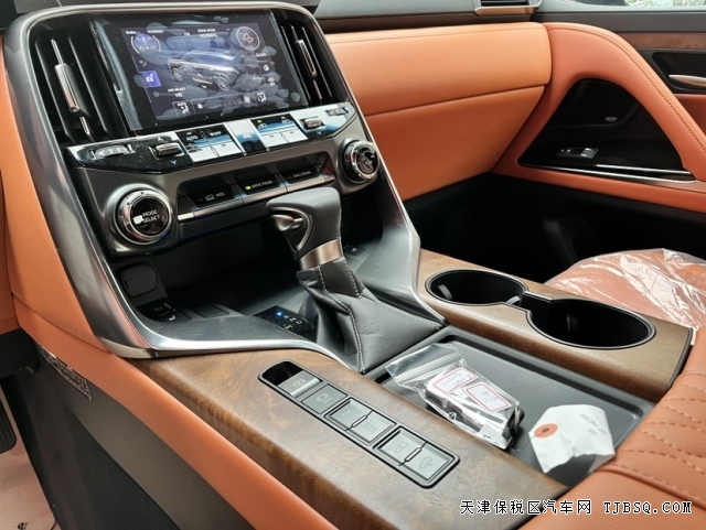 中东版大油箱雷克萨斯LX600四座VIP港口最新配置行情