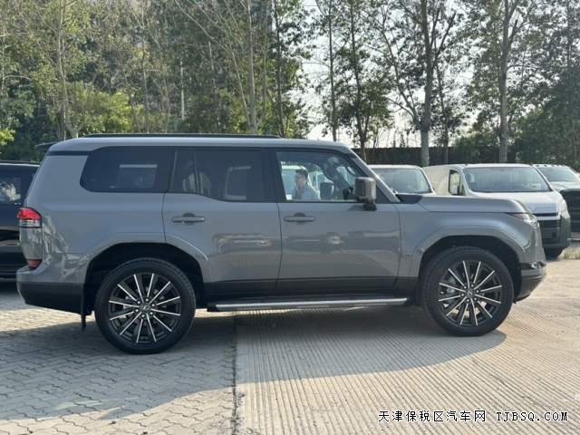 24款雷克萨斯GX550加版3.4T豪华与性能的完美结合港口提车