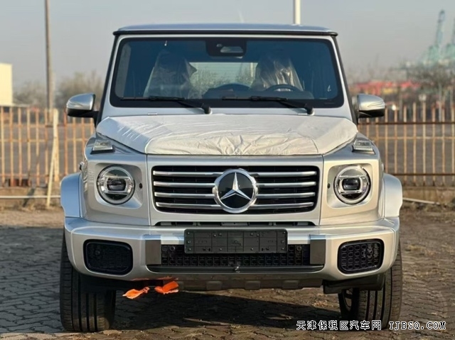 全新改款2025款奔驰G450d柴油3.0T韩版港口跌破160万大关