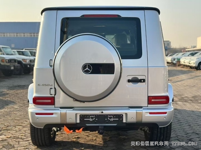 全新改款2025款奔驰G450d柴油3.0T韩版港口跌破160万大关