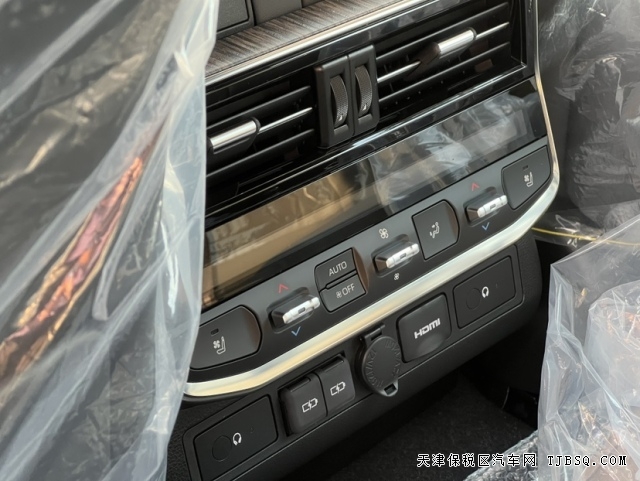 24款丰田酷路泽LC300VX高配3.5TT原装进口动力澎湃