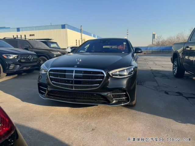 25款加版奔驰S500L四驱配置丰富颜色齐全店里现车