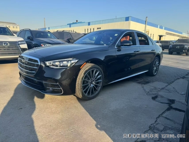 25款加版奔驰S500L四驱配置丰富颜色齐全店里现车