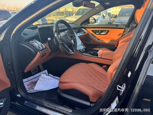 25款加版奔驰S500L四驱配置丰富颜色齐全店里现车