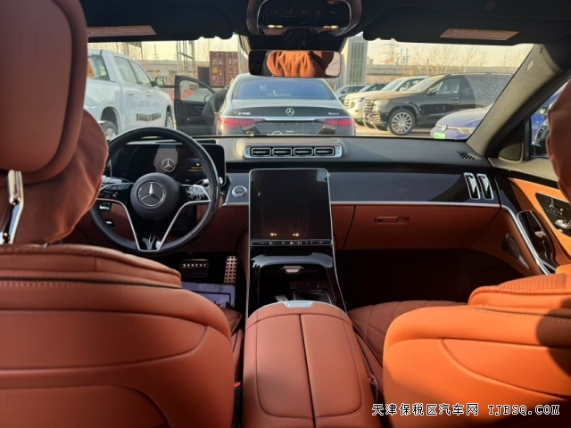 25款加版奔驰S500L四驱配置丰富颜色齐全店里现车