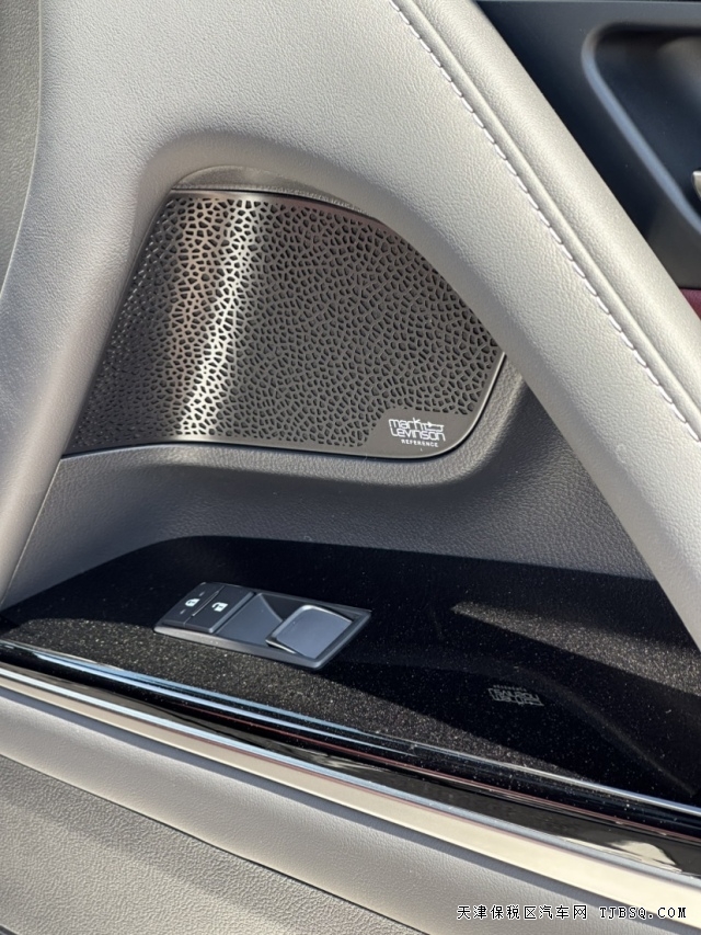 25款加版雷克萨斯LX600豪华七座SUV六缸双涡轮增压直击底价