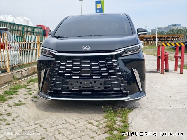 商务车天花板25款雷克萨斯LM500h平行进口现车不加价