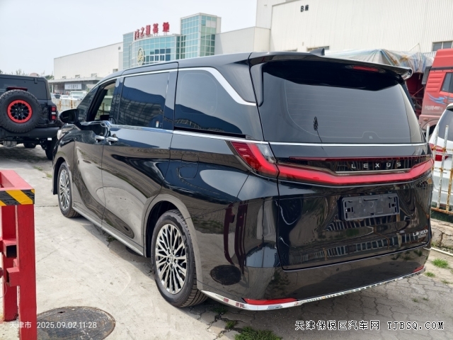 商务车天花板25款雷克萨斯LM500h平行进口现车不加价