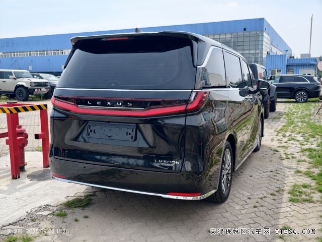 商务车天花板25款雷克萨斯LM500h平行进口现车不加价