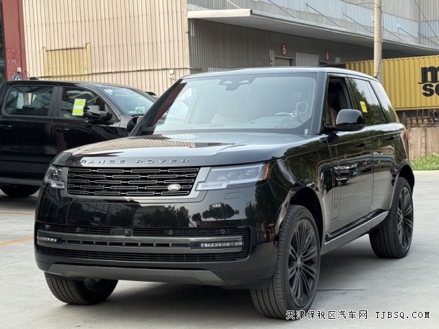 25款加版路虎揽胜行政P400标轴黑曜外观包港口现车行情
