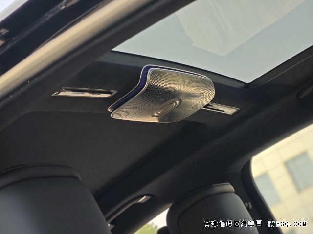 25款奔驰S580旗舰轿车V8 4.0T动力充沛头等舱体验