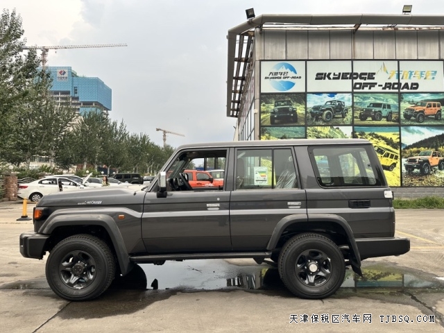 25款酷路泽LC76柴油2.8T自动挡丰田最原始的硬派越野车