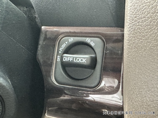 25款酷路泽LC76柴油2.8T自动挡丰田最原始的硬派越野车