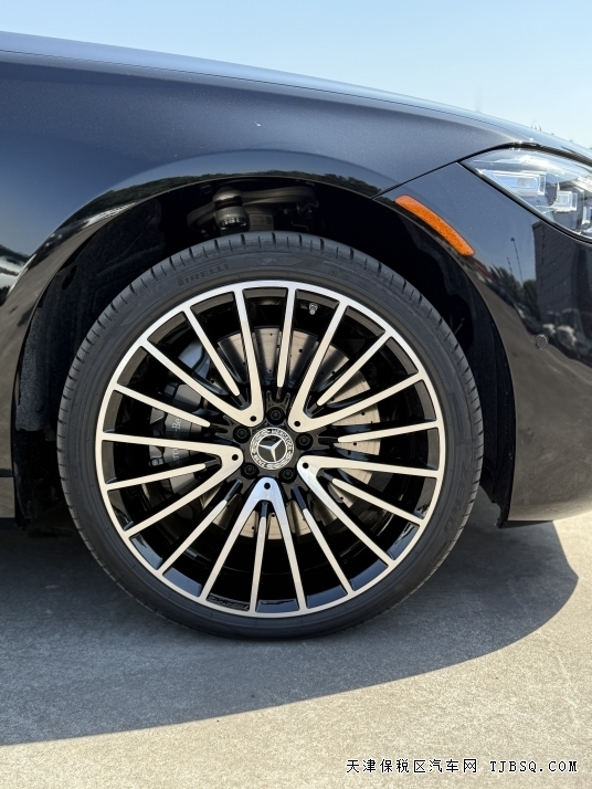 2026款加版奔驰S500四驱长轴现车已到港口