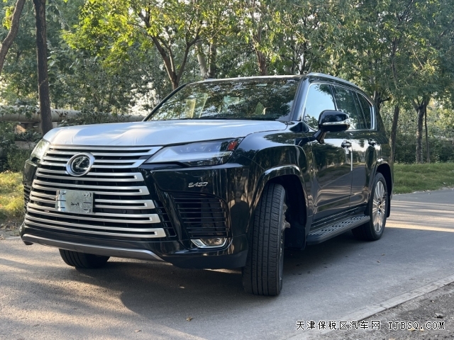 23款中东版雷克萨斯LX500d 柴油3.3T港口161万