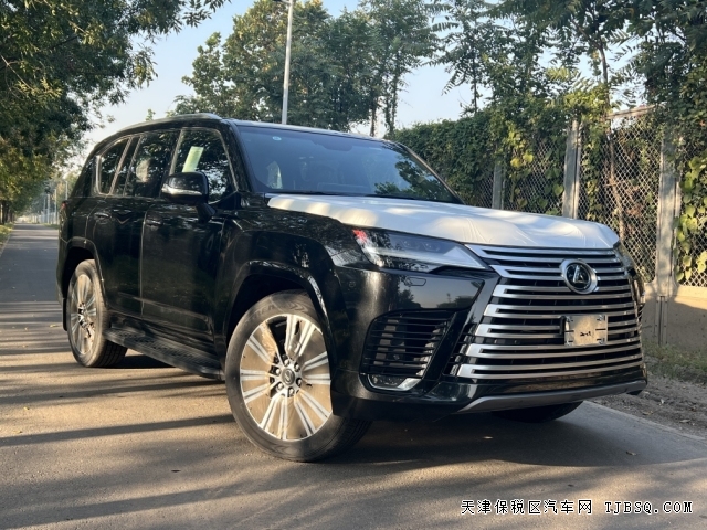 23款中东版雷克萨斯LX500d 柴油3.3T港口161万