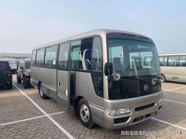 进口日产碧莲尊贵VIP中型商务车4.5L排量港口现车