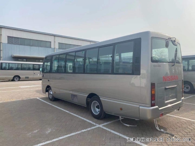 进口日产碧莲尊贵VIP中型商务车4.5L排量港口现车