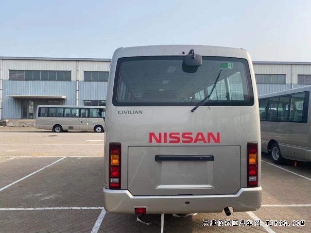 进口日产碧莲尊贵VIP中型商务车4.5L排量港口现车