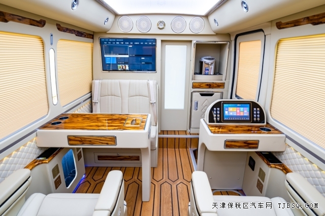 进口日产碧莲尊贵VIP中型商务车4.5L排量港口现车