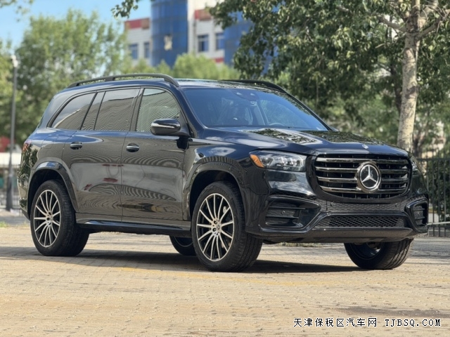 奔驰旗舰豪华SUV25款GLS450不减配港口106万现车