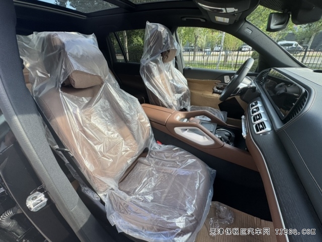 奔驰旗舰豪华SUV25款GLS450不减配港口106万现车